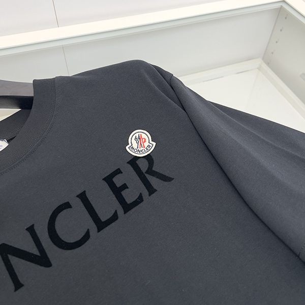 着心地の良い モンクレール コピーロゴ コットン クルーネック Tシャツ moh72542